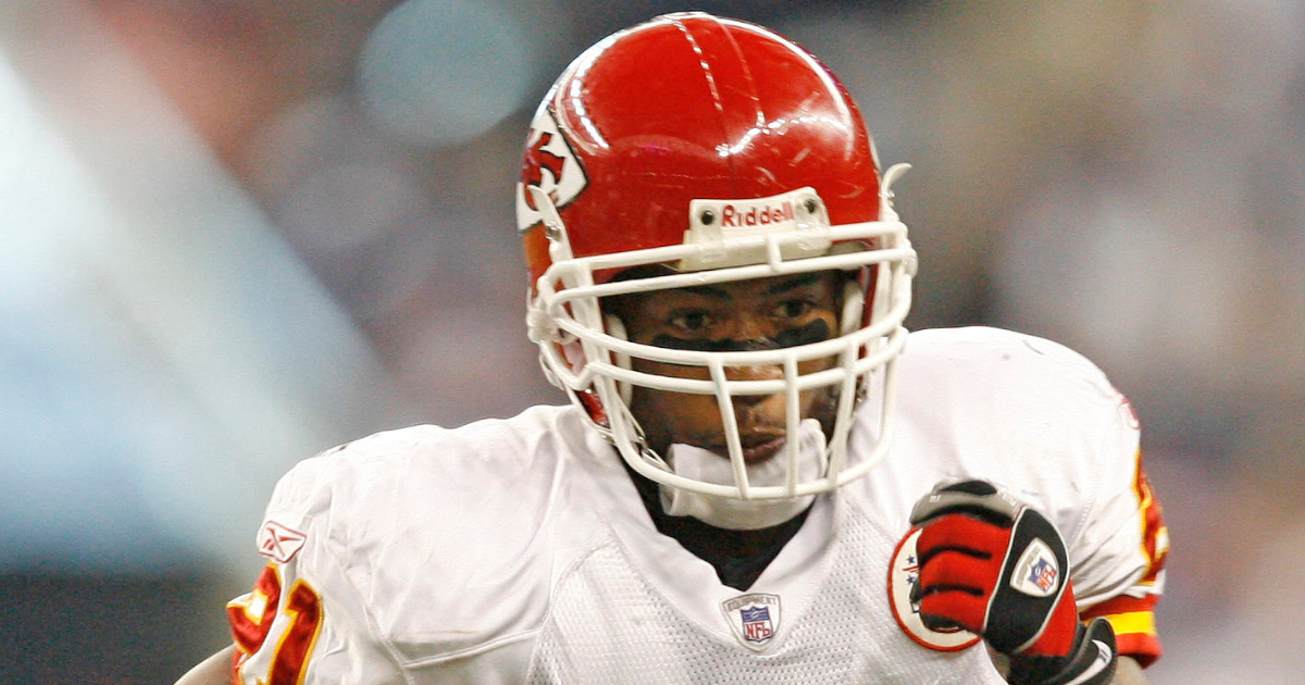Kentucky volleyball players waved to fans as they hit the road to the Final Four in Kansas City, via UK Athletics