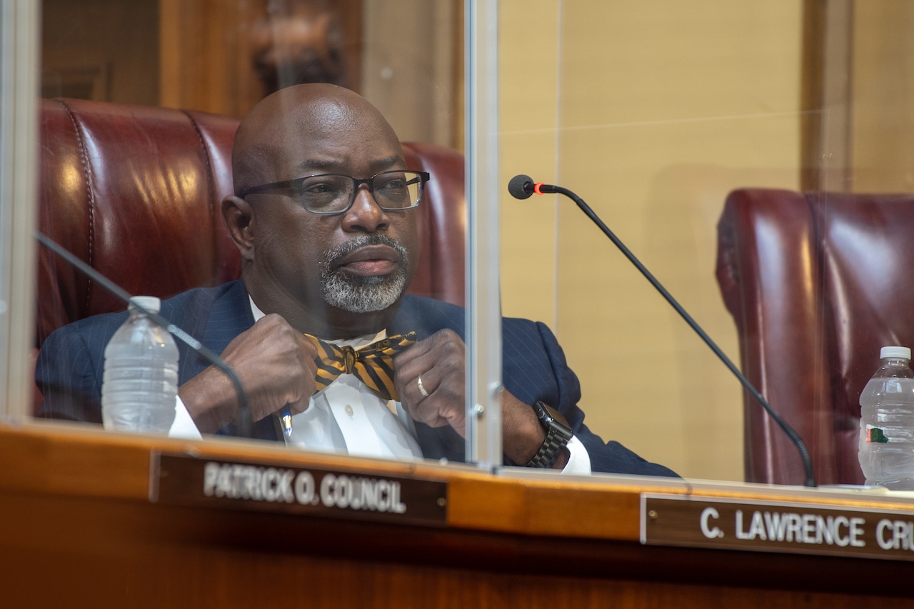 Members of Local 32BJ of SEIU attend Newark council meeting