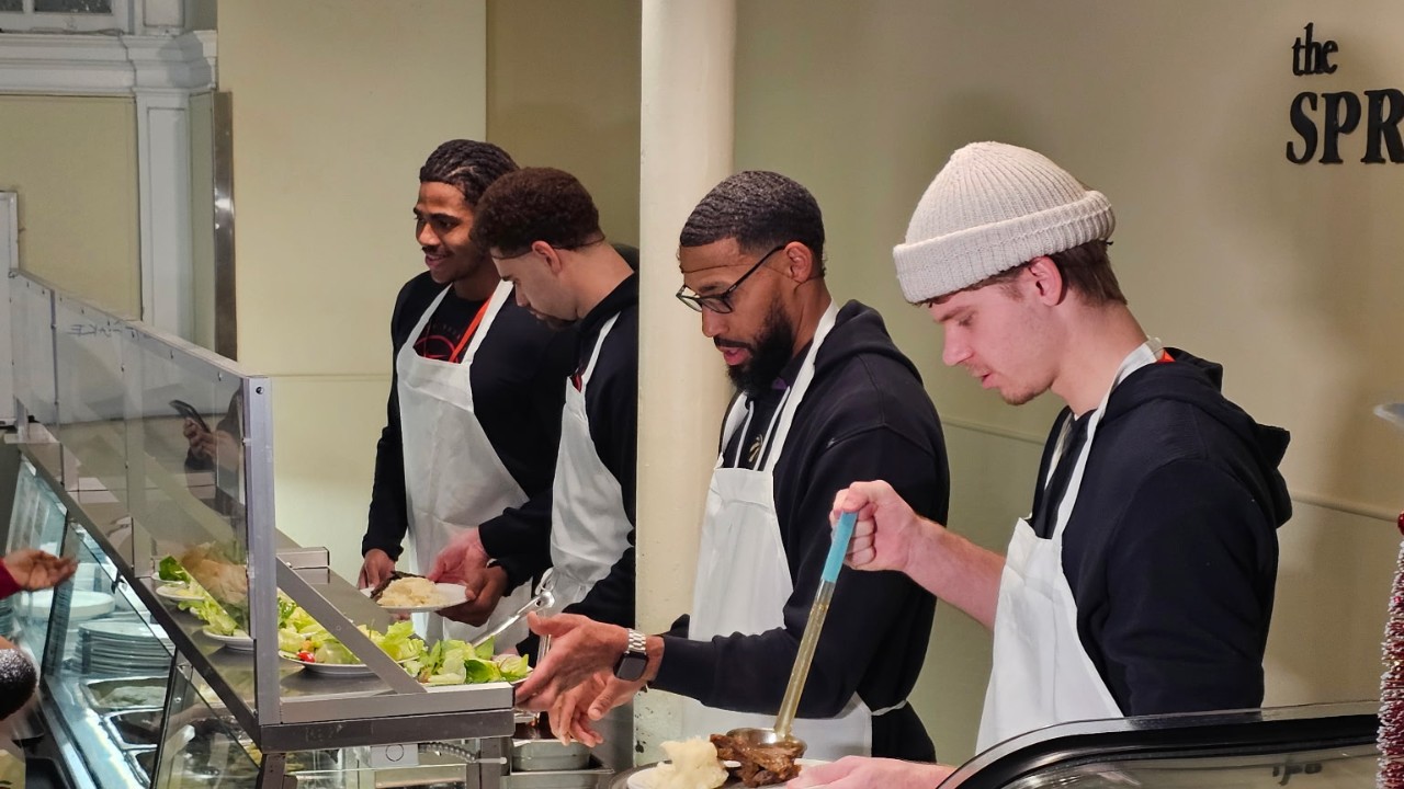 (Left to right), Collin Murray Boyles, Jamison Battle, Garrett Temple and Gradey Dick of the Toronto Raptors. Dec. 19, 2025. (Courtesy of Covenant House)
