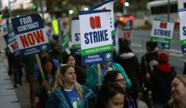 Kaiser labor talks stall, raising fears of another strike