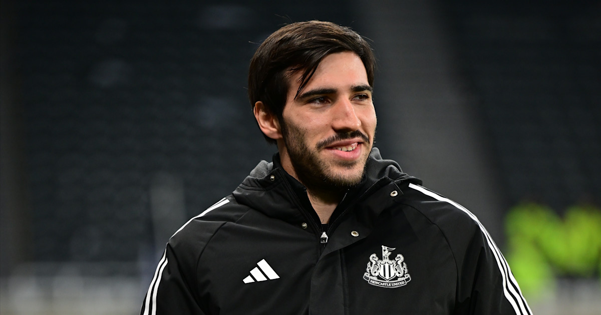 Team news: Two changes for Tottenham visit