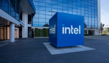 Intel Stock Slips After Report Says Nvidia Halted AI Chip Testing - Intel (NASDAQ:INTC), NVIDIA (NASDAQ:NVDA)