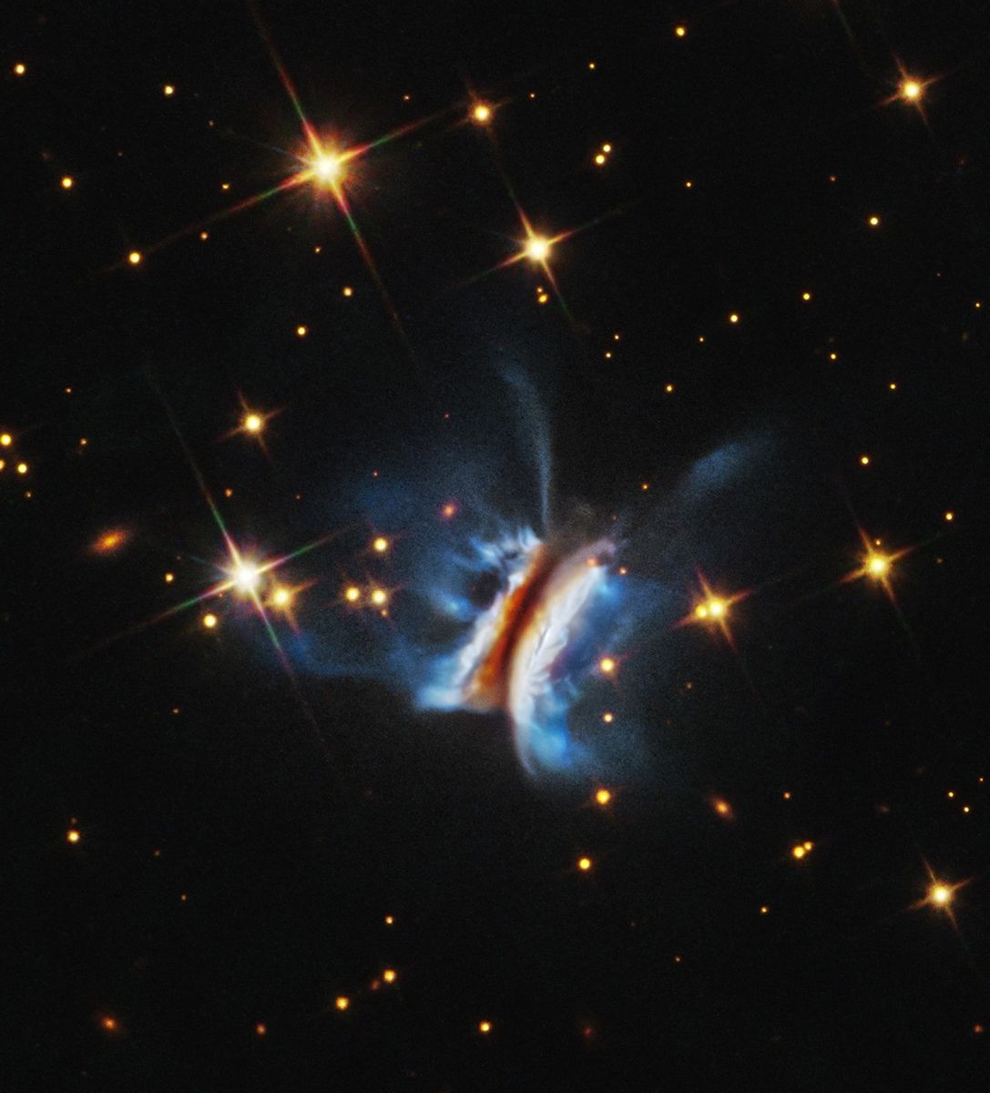 The full Hubble image of IRAS 23077+6707.