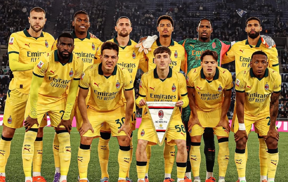 Milan players before Lazio game