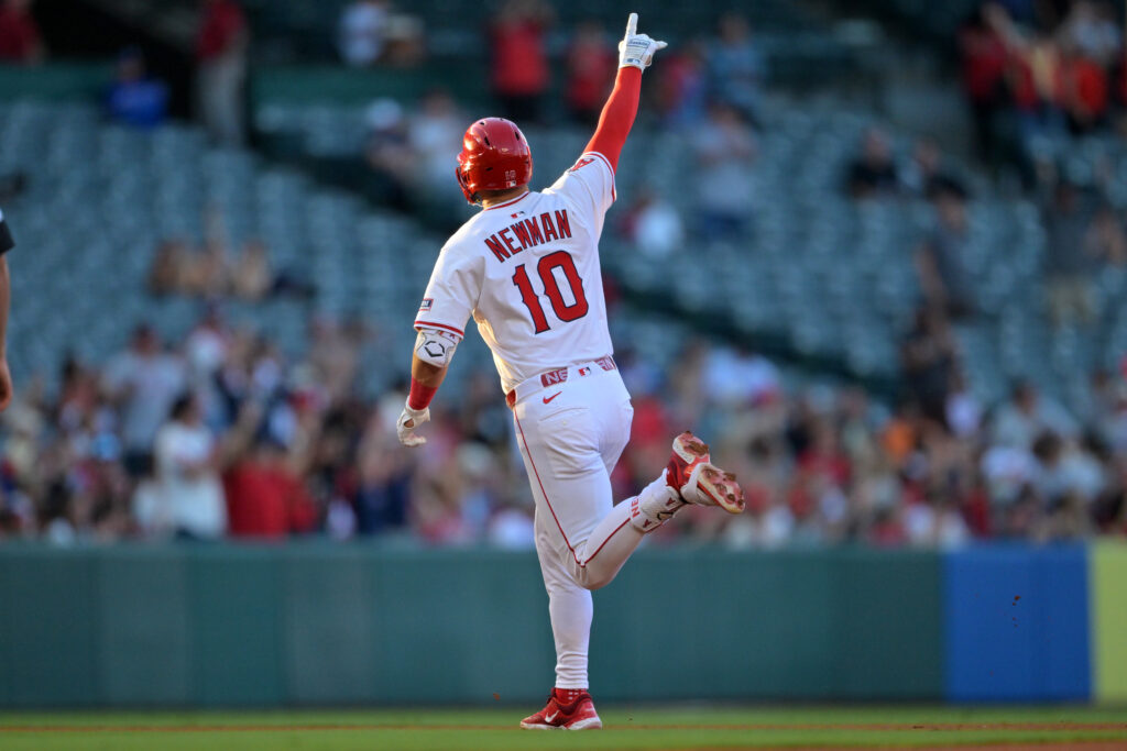 Royals Sign Kevin Newman, Jose Cuas