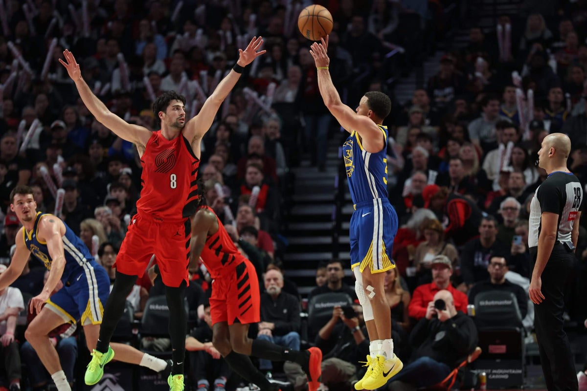 Steph Curry dazzles with 12 3s, 48 points as Warriors fall short against Blazers