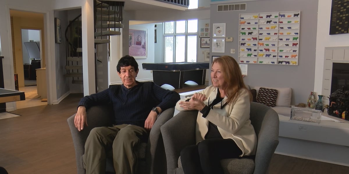 Jeffersontown couple shares huge collection of local art