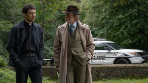 Wake Up Dead Man: A Knives Out Mystery. (L-R) Josh O’Connor and Daniel Craig in Wake Up Dead Man: A Knives Out Mystery. Cr. John Wilson/Netflix © 2025