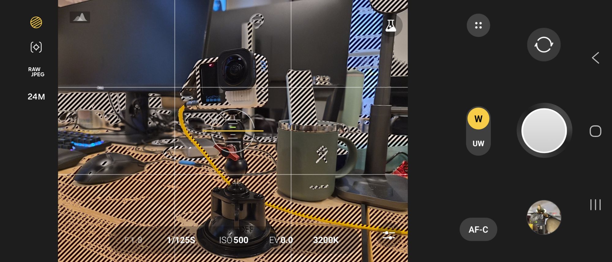 Galaxy Z Flip 7 Expert RAW screenshot.