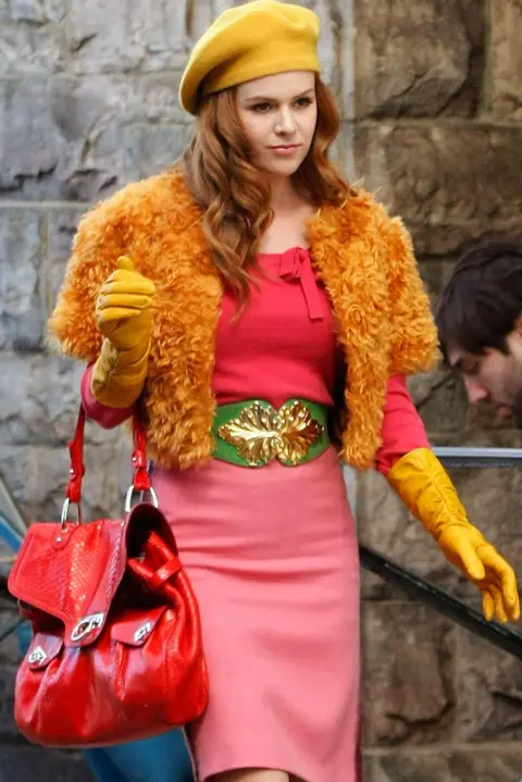 Getty Images Actress Isla Fisher sighting filming a scene for the movie "Confessions of a Shopaholic" April 15, 2008 in New York City.