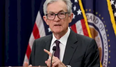 Powell Moves Towards Rate Cut Despite Federal Reserve Division