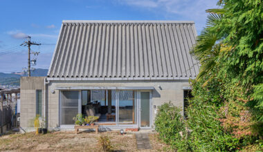 analogue renovates 1990s concrete-block house in japan