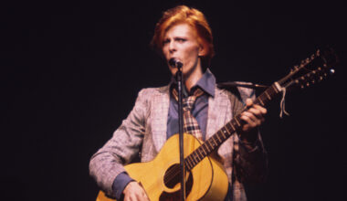 3 Killer Guitar Riffs from David Bowie’s Discography