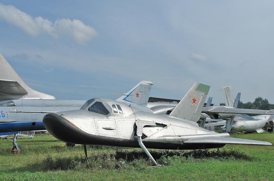  MiG-105