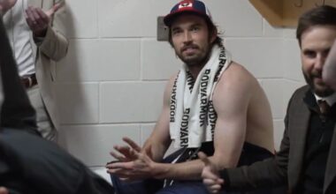 Charlie Lindgren receives shoutout from Spencer Carbery after recording second career assist in win over Sharks: ‘You picked up an apple!’