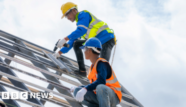 Young people to lose benefits if they turn down work, says minister