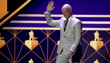 Messier to help showcase GAME 7 brand, apparel at NHL Shop NYC