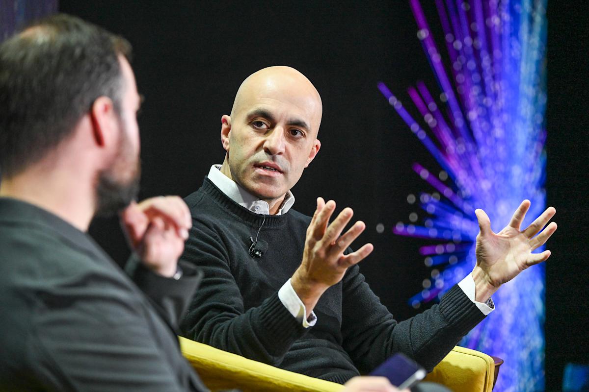 ‘That’s clearly a bubble, right… it’s, like, insane’