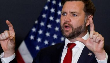 White House Vance ramps up economic sales pitch