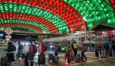 Flights Canceled, Roads Closed as Storms Hit US Holiday Travel