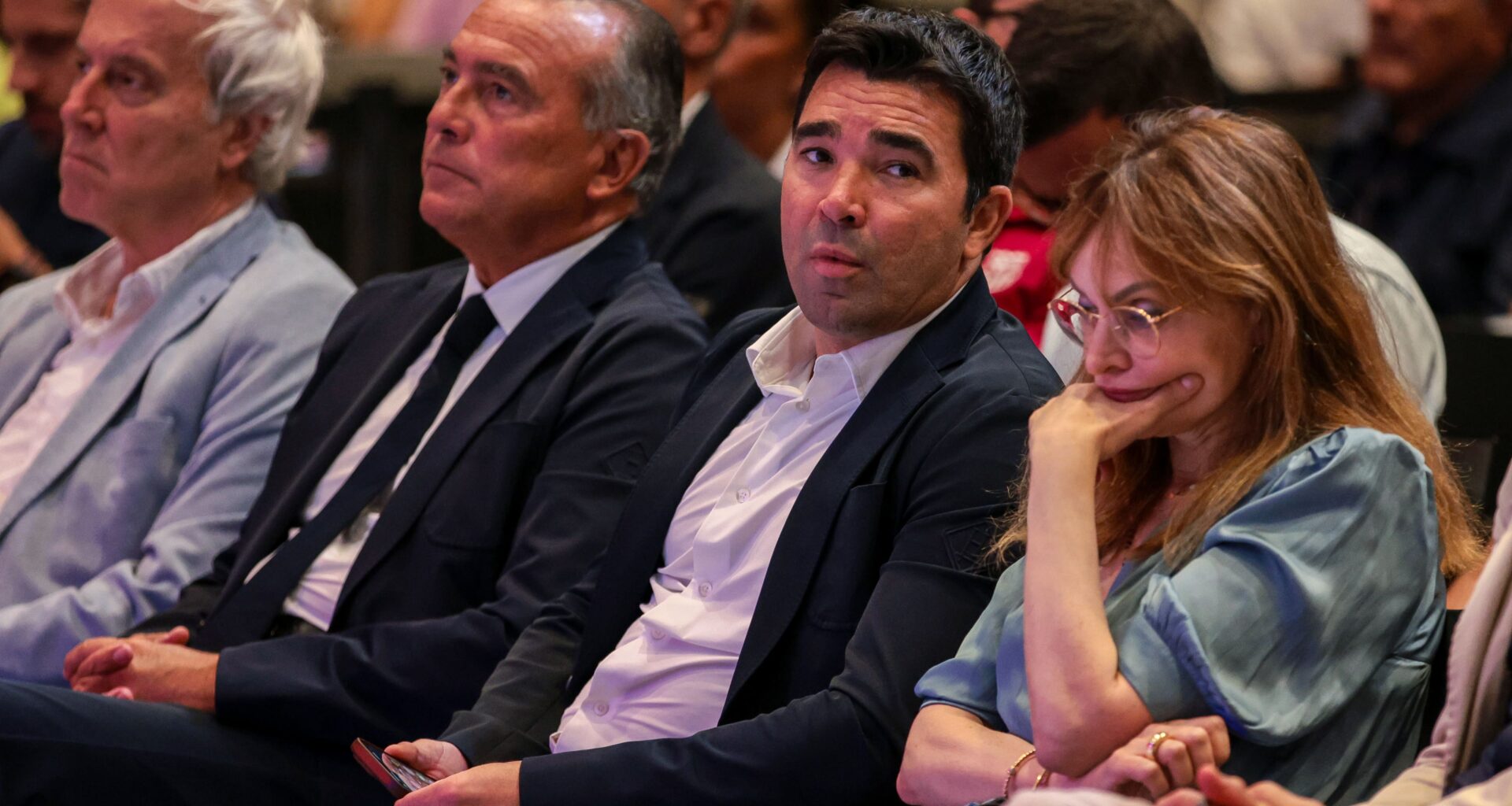 Barcelona consider January signing due to defender situation