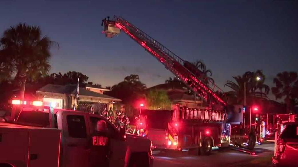 Fire ignites home along Sharwood Drive in North Naples