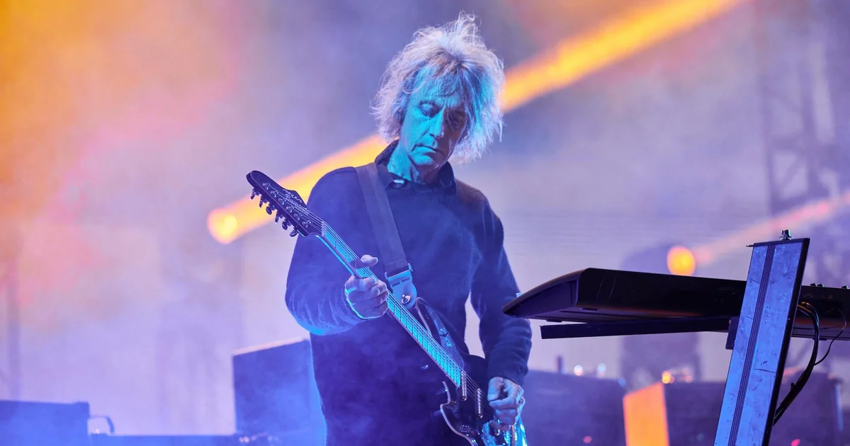 Perry Bamonte, longtime member of The Cure, dies at 65 - CBS News
