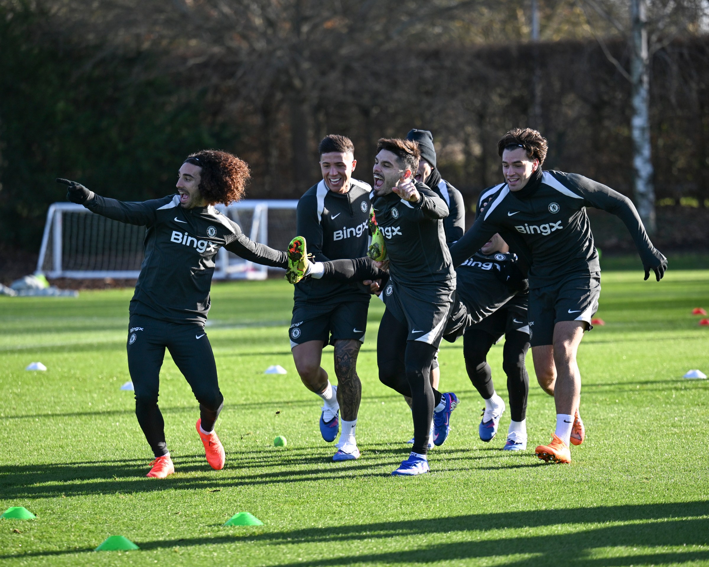 COBHAM, ENGLAND - DECEMBER 19: Marc Cucurella, Enzo Fernandez, Pedro Neto and Marc Guiu of Chelsea during a training session at Chelsea Training Ground on December 19, 2025 in Cobham, England. (Photo by Darren Walsh/Chelsea FC via Getty Images)