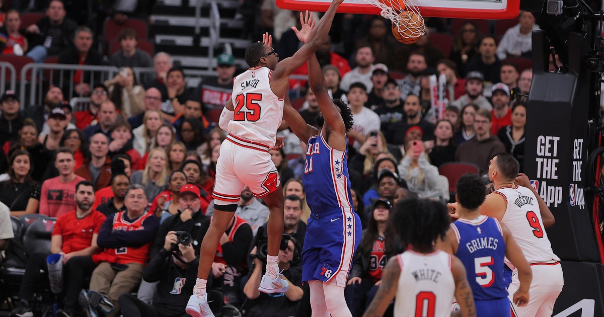 Smith ignites decisive run with thunderous dunk on Embiid as Bulls beat 76ers 109-102