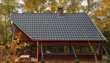 This Dutch A-Frame Shares Its Space With Bats, Birds, and Nature