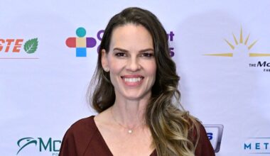 Hilary Swank Apologizes to Make-A-Wish Mom After Airport Incident | Hilary Swank | Celebrity News and Gossip | Entertainment, Photos and Videos