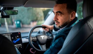 App delivery drivers battle dynamic wages and uncertain finances