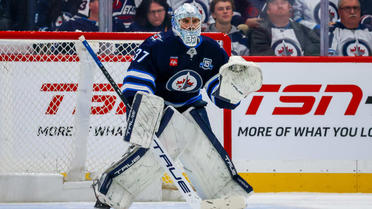 NHL Status Report: Hellebuyck could return for Jets on Saturday
