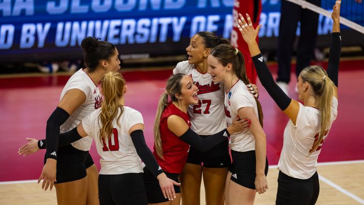 Huskers sweep Wildcats