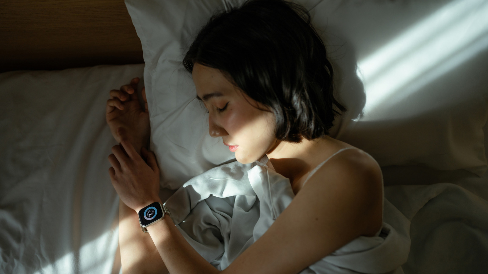 4 Cheap Gadgets That Can Actually Help You Sleep
