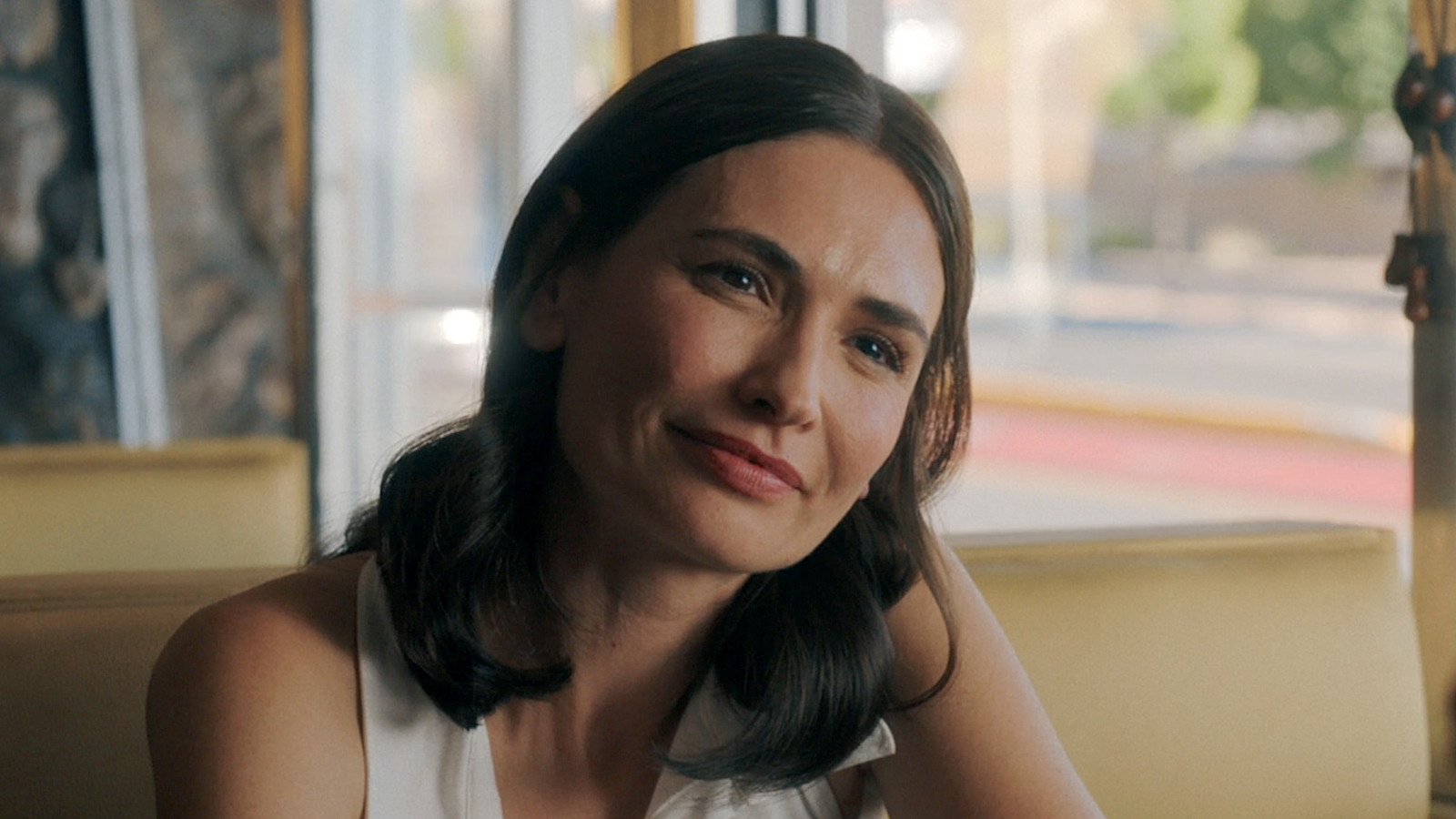 Karolina Wydra Shines As Zosia In Pluribus Episode 8