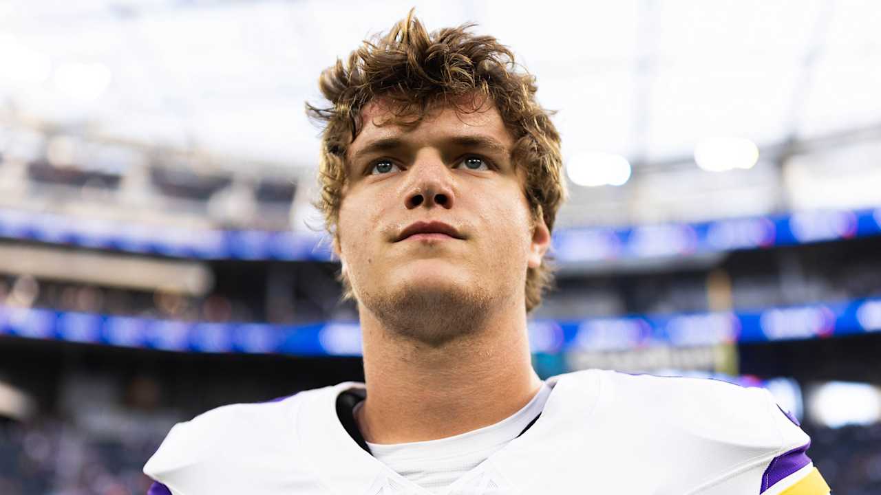 Vikings Lose J.J. McCarthy, Ryan Kelly & Jordan Mason to Injuries at Giants in Week 16 - Vikings.com