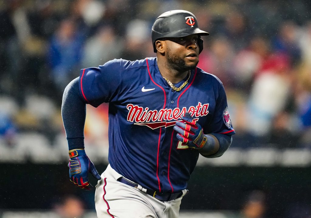 Miguel Sanó Finalizing Deal With NPB's Chunichi Dragons