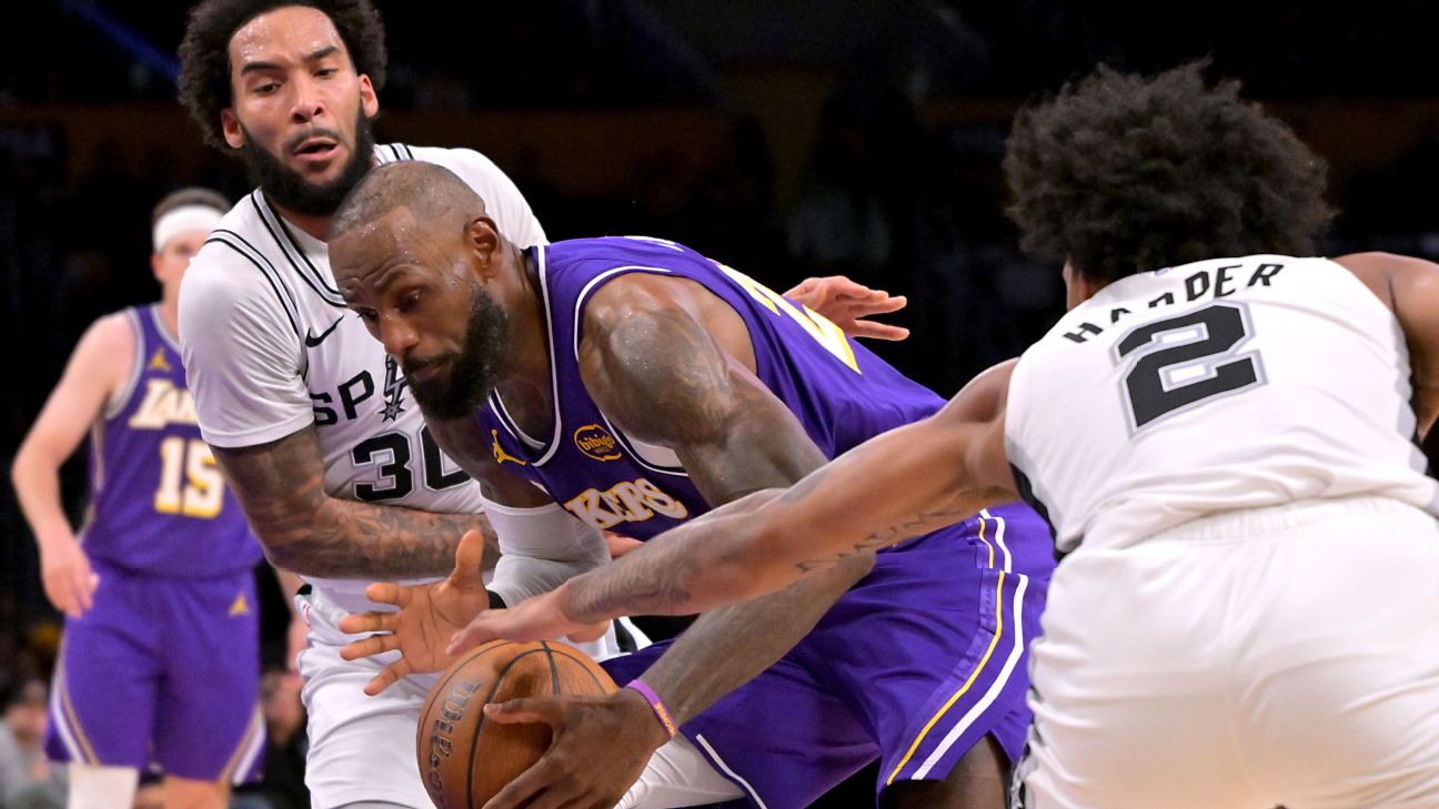 Lakers focus on reeling D, not playoff talk, after loss to Spurs