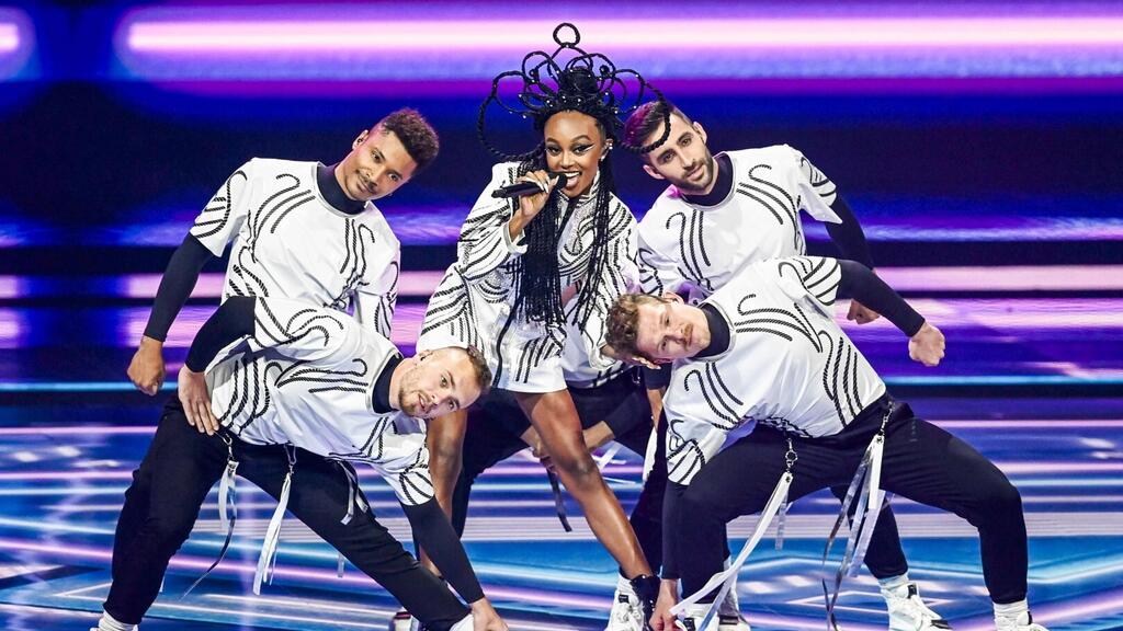 עדן אלנה בחצי הגמר הראשון ברוטרדם