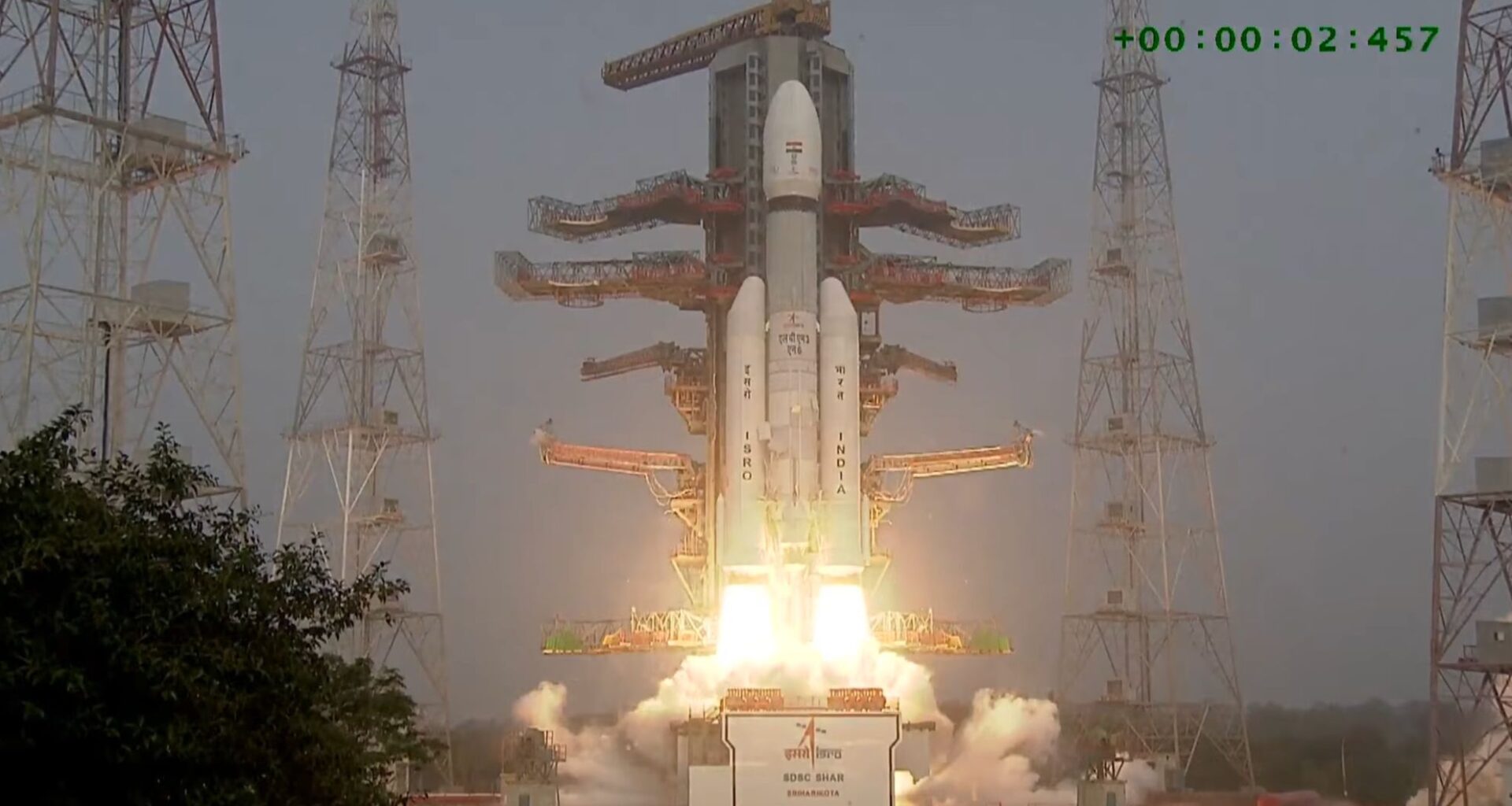 Indian rocket launches record-breaking BlueBird 6 smartphone satellite to orbit