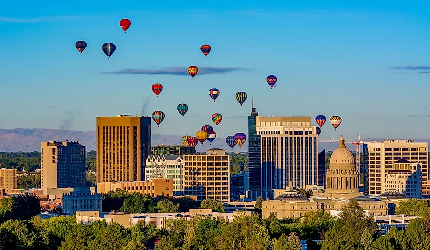 Boise, Idaho skyline with air balloons.