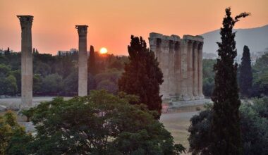 Greece Ranks Last in Household Real Income Across the EU