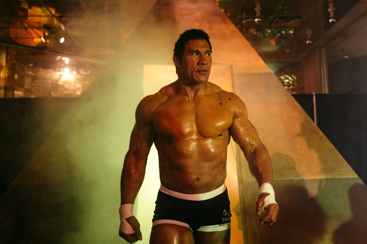 After the Failure of Smashing Machine, Dwayne Johnson Prepares a Muscular Comeback with J.J. Abrams