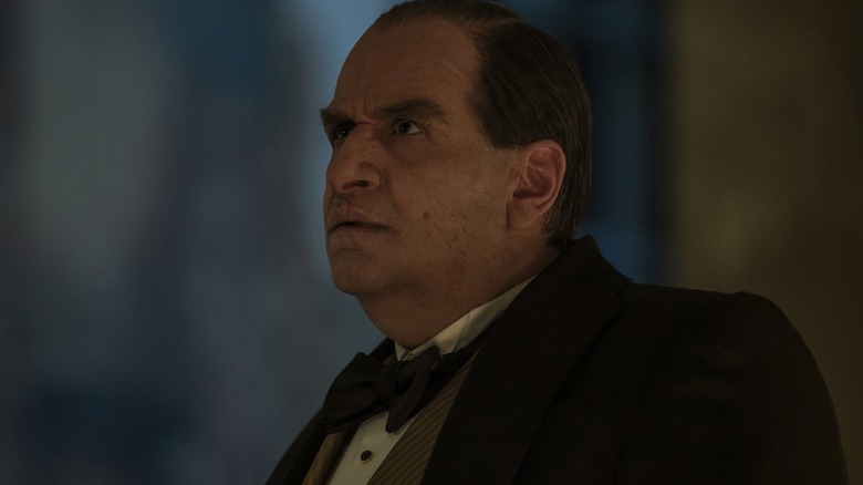 Oz Cobb (Colin Farrell) looking up on The Penguin