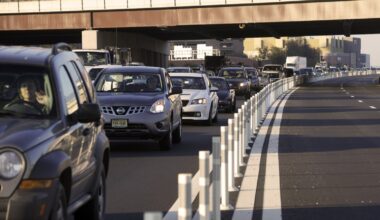 2 killed, 6 injured in Fairfax Co. car crash on Christmas