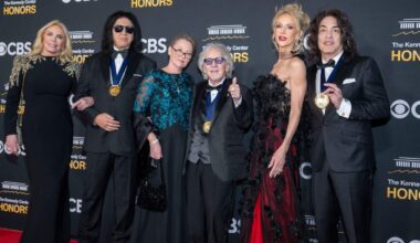 Tributes, and not politics, play center stage at The Kennedy Center honors : NPR