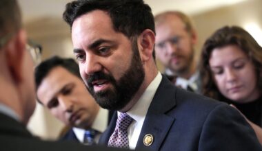 ‘Unacceptable’ to allow ACA subsidies to expire : NPR