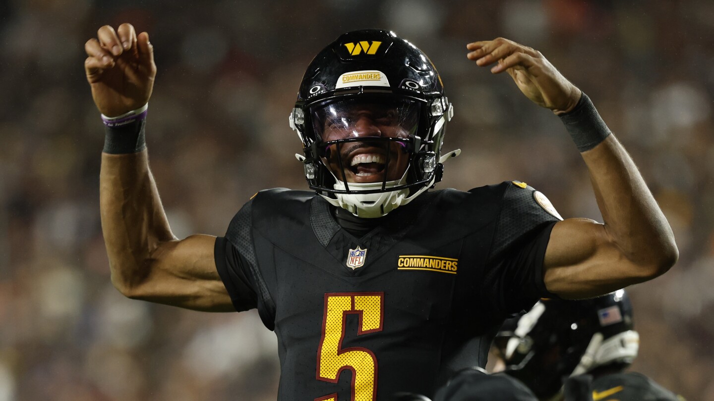 Jayden Daniels was full practice participant for first time since suffering elbow injury on Thursday