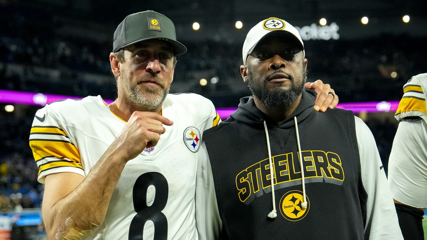Mike Tomlin "fully committed" to making sure Sunday isn't Aaron Rodgers' last game